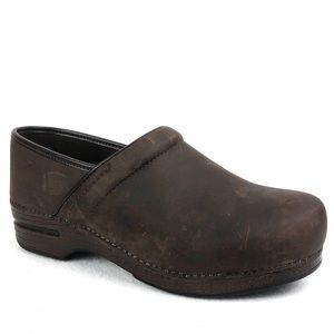 Dansko | Women’s Professional Antique Oiled Clogs